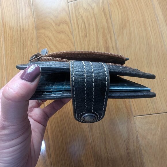 Fossil Women's Black Leather Wallet With Zip Pocket & Snap Closure - Picture 6 of 8